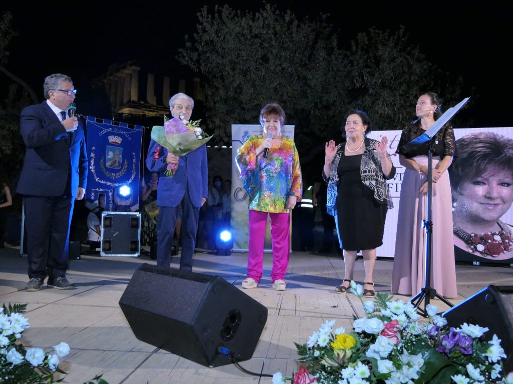 XXX° Premio Mimosa d'oro: a Rossella Miccio, presidente di Emergency e  Olivia Sellerio cantautrice - AgrigentoWeb.it